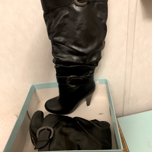 Women boots sz 6M - Picture 2 of 4